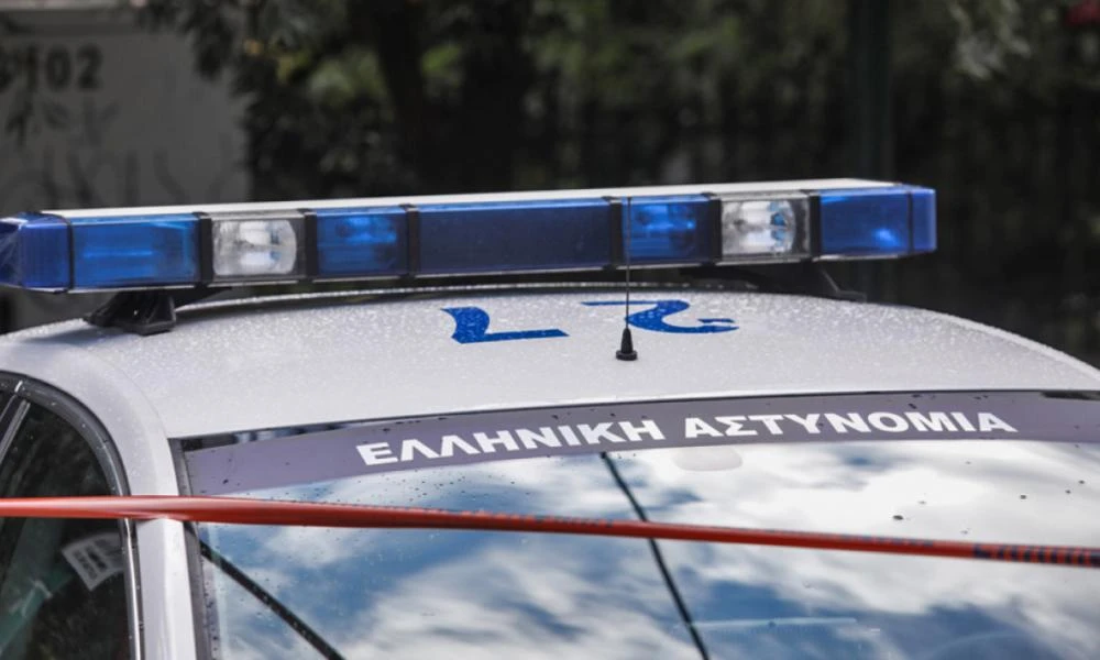 Ηράκλειο: Βεντέτα θυμίζουν οι πυροβολισμοί σε ΙΧ στο Καστέλλι - Εκτός κινδύνου ο 23χρονος